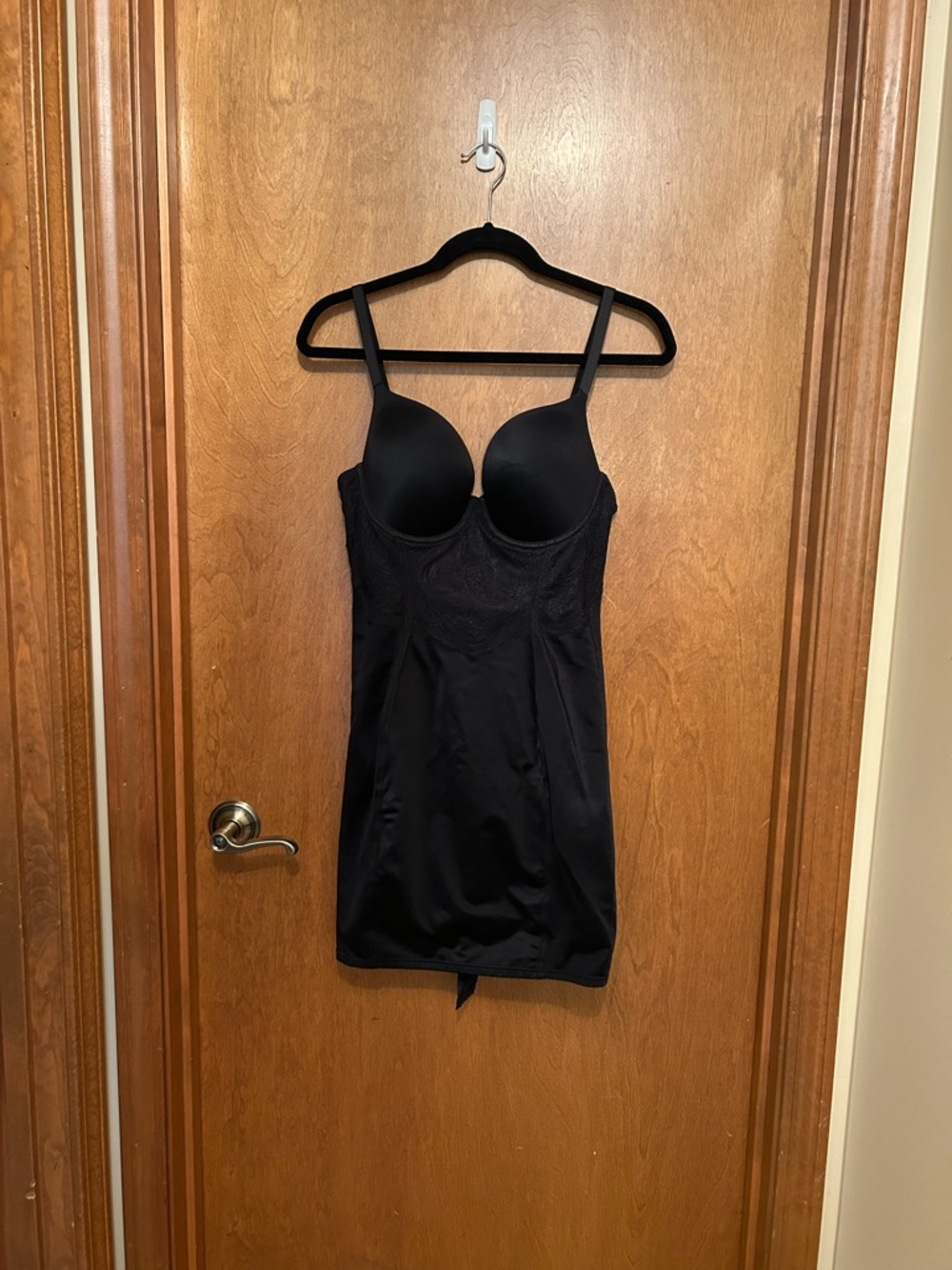 Like new! Wore once! Maidenform Flexees Black slimming Shapewear Slip size 38C